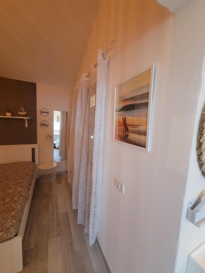 Surf House Mirice Apartment Vignola Mare Ngoại thất bức ảnh